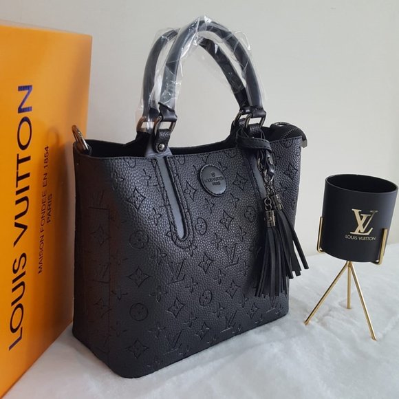 louis vuitton black tote